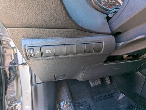 Used 2022 Toyota Corolla SE image 16