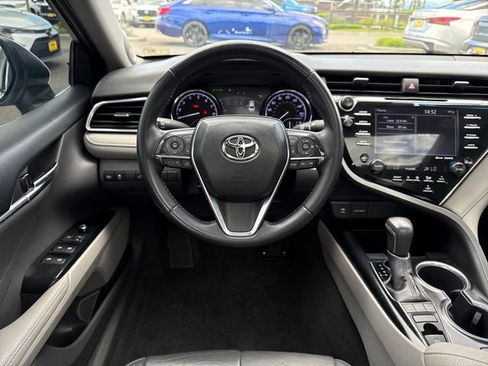 Used 2018 Toyota Camry XLE FWD image 30