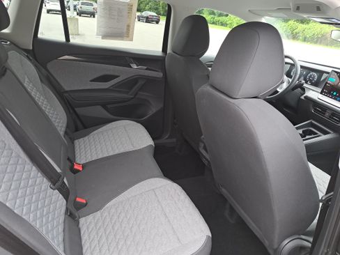 Certified 2025 Volkswagen Tiguan S FWD image 11