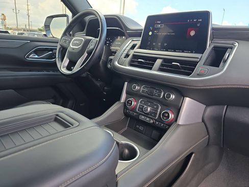 Used 2022 GMC Yukon SLT AWD/4WD image 17
