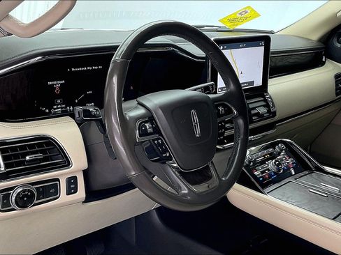 Used 2018 Lincoln Navigator Reserve w/ Technology Package AWD/4WD image 14