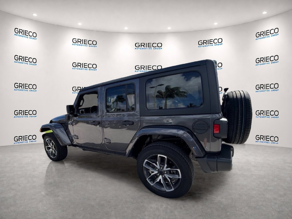 Used 2024 Jeep Wrangler Unlimited AWD/4WD image 5