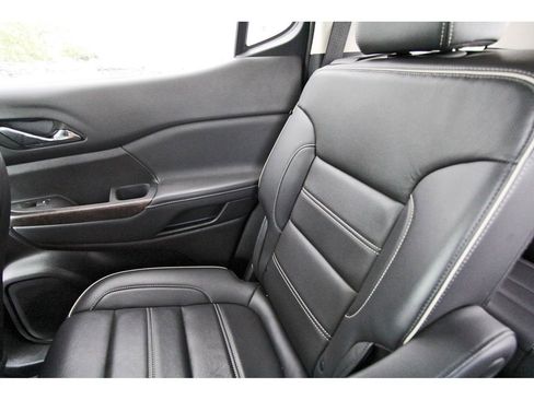 Used 2023 GMC Acadia Denali w/ Denali Ultimate Package FWD image 11