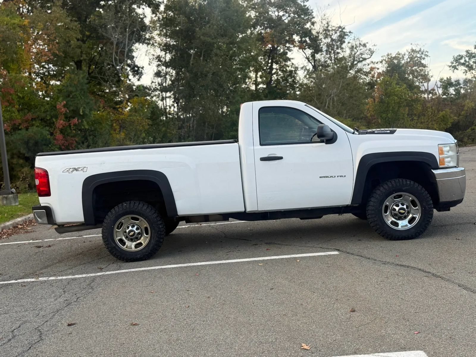 Used 2011 Chevrolet Silverado 2500 W/T w/ Snow Plow Prep Package AWD/4WD image 5