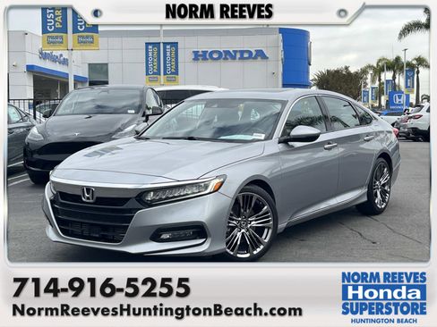 Used 2018 Honda Accord Touring image 1