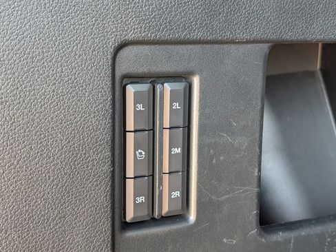 Used 2020 Ford Expedition XLT w/ Equipment Group 202A RWD image 16