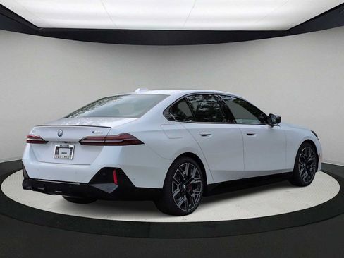New 2026 BMW i5 M60 AWD/4WD image 8