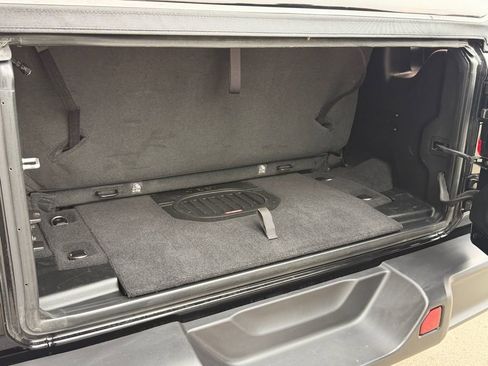 Used 2021 Jeep Wrangler Rubicon w/ LED Lighting Group image 9