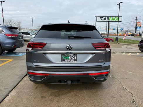 Used 2022 Volkswagen Atlas Cross Sport SE image 11