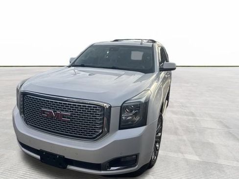 Used 2016 GMC Yukon Denali w/ Open Road Package AWD/4WD image 8