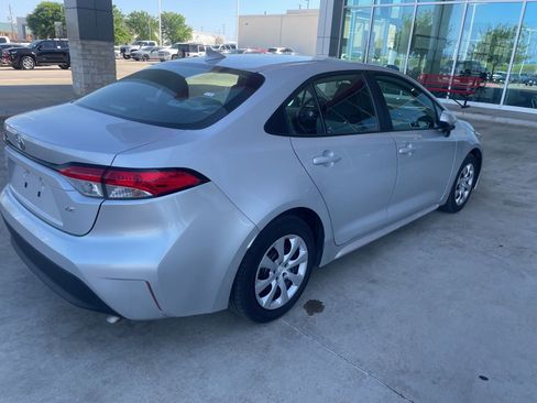 Used 2023 Toyota Corolla LE image 9