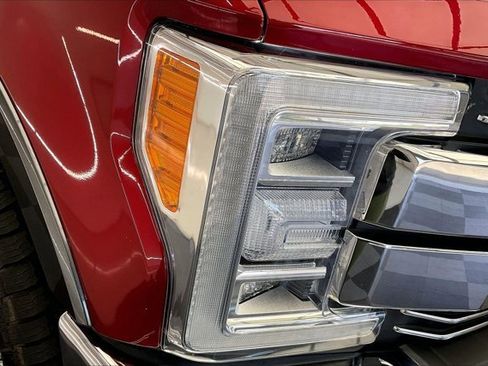 Used 2019 Ford F250 Lariat w/ Lariat Ultimate Package image 28