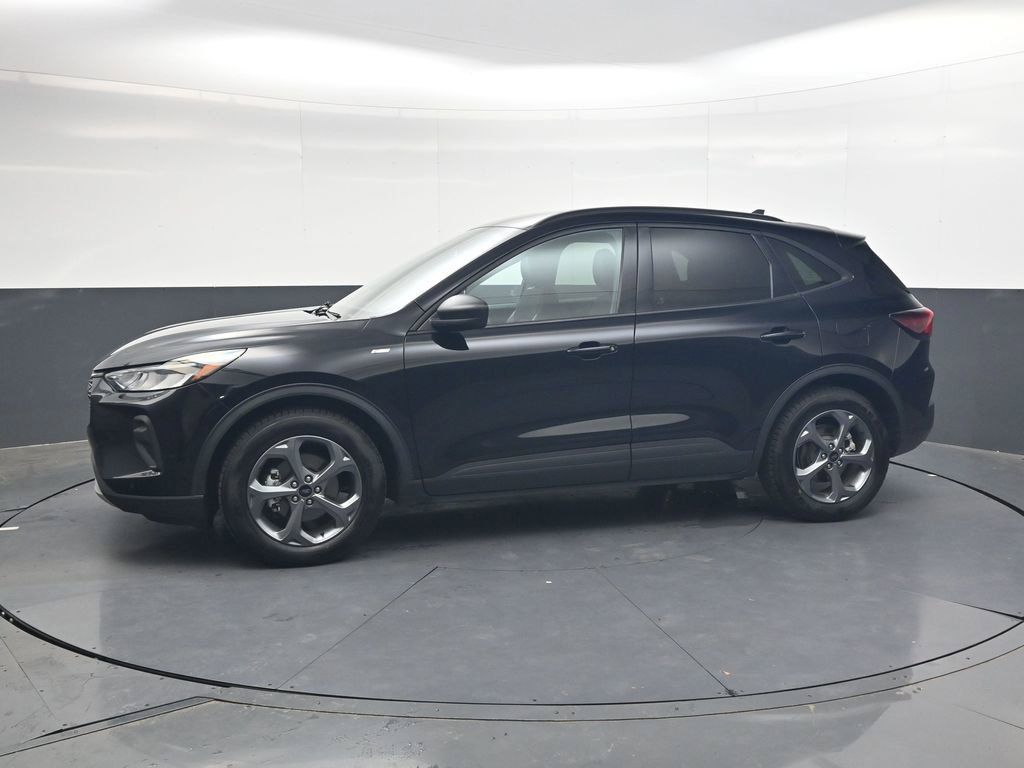 Used 2025 Ford Escape ST-Line FWD image 11