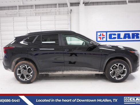 New 2026 Chevrolet Trax LT w/ Driver Confidence Package image 4