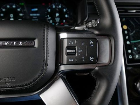 New 2026 Land Rover Discovery Limited Edition image 19