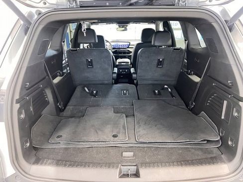 Used 2025 Buick Enclave Preferred image 11