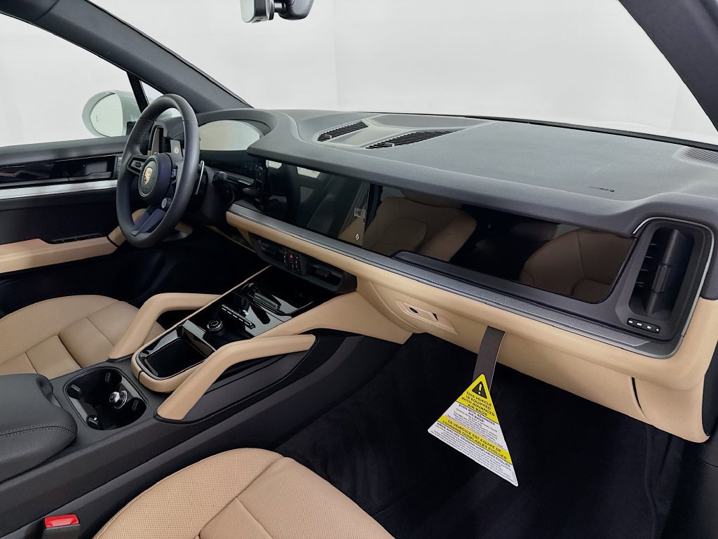 Certified 2026 Porsche Cayenne AWD/4WD image 31