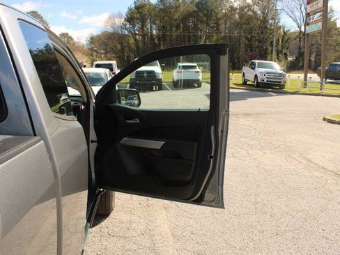 Used 2022 Chevrolet Colorado LT w/ Fleet Safety Package RWD image 17