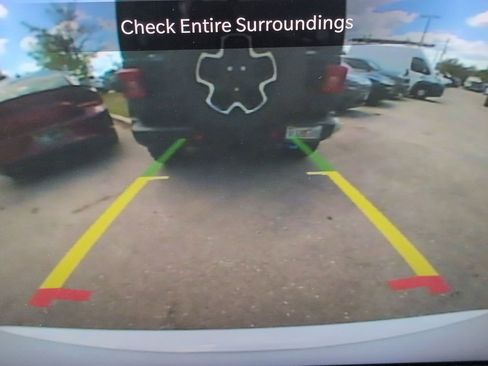 Used 2024 Chrysler Pacifica Select FWD image 21