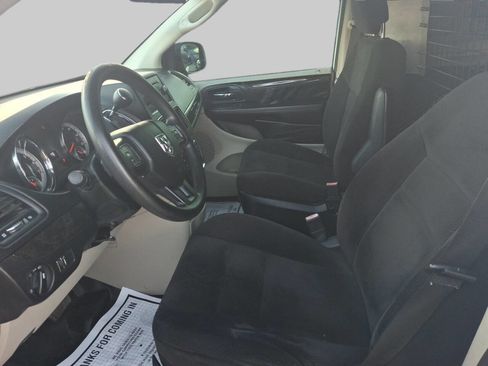 Used 2014 RAM C/V Tradesman image 11