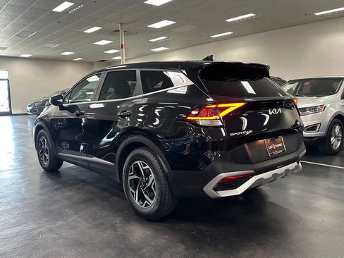 Used 2023 Kia Sportage LX FWD image 5