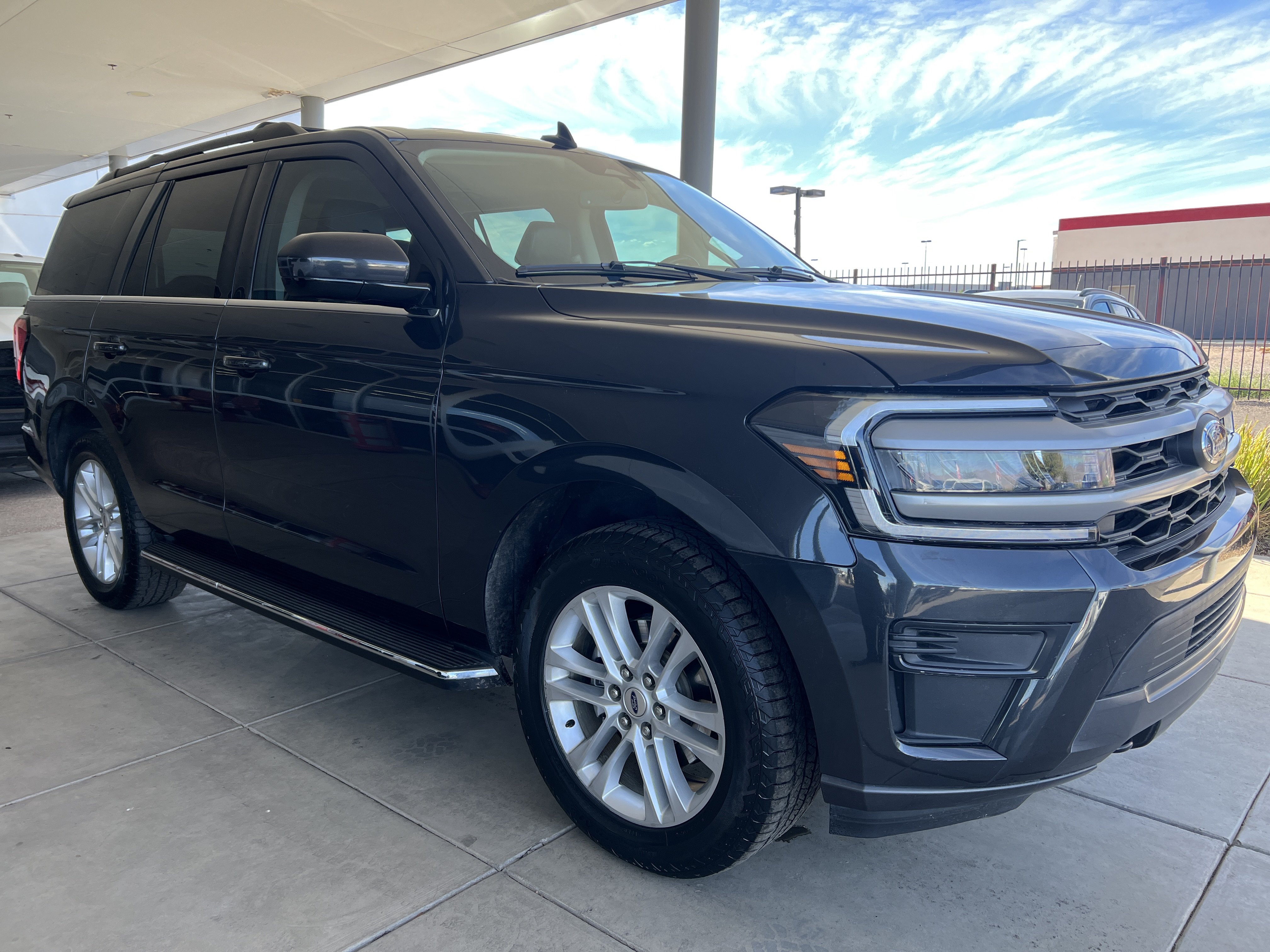 Used 2022 Ford Expedition XLT AWD/4WD image 4