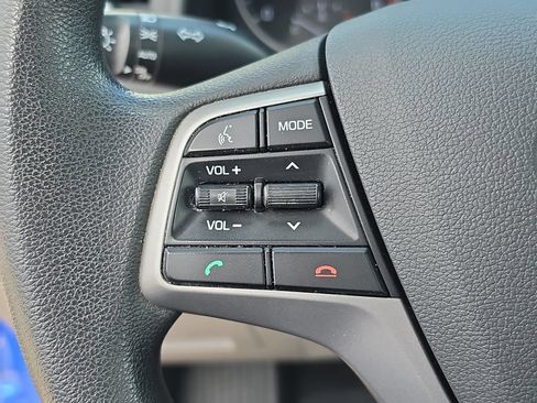 Used 2017 Hyundai Elantra SE FWD image 18