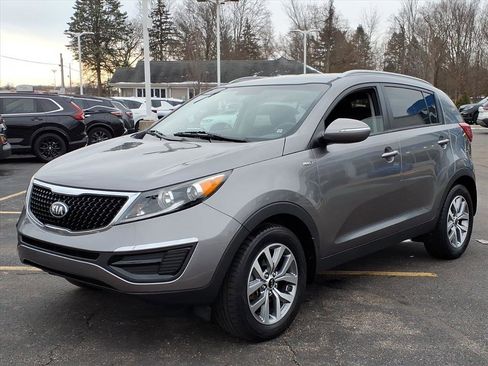 Used 2015 Kia Sportage LX image 3