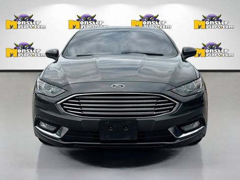 Used 2018 Ford Fusion SE w/ Equipment Group 601A FWD image 2