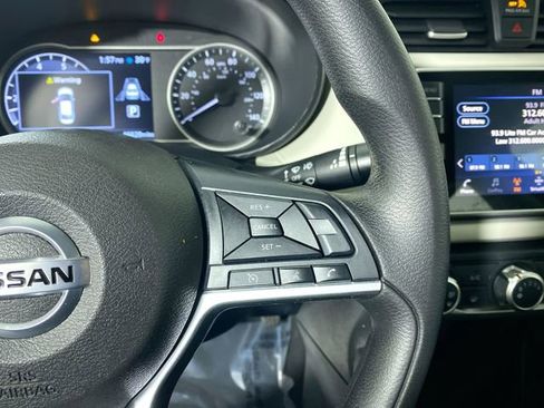 Used 2022 Nissan Versa SV image 13