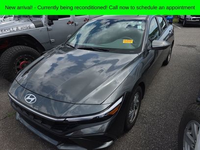 Used 2024 Hyundai Elantra SE