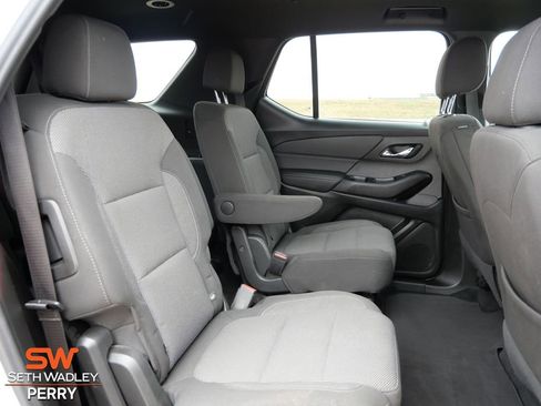Used 2023 Chevrolet Traverse LT image 14