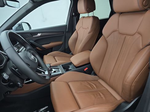 Used 2025 Audi Q5 e Premium Plus w/ Premium Plus Package image 15