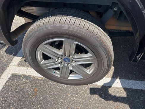 Used 2019 Ford F150 Lariat image 21