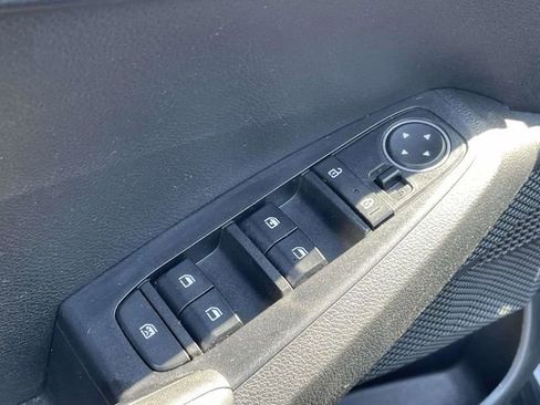 Used 2023 Kia Seltos LX image 18