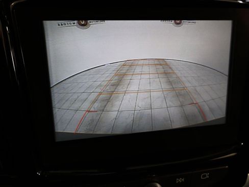 Used 2019 Chevrolet Traverse LT FWD image 7