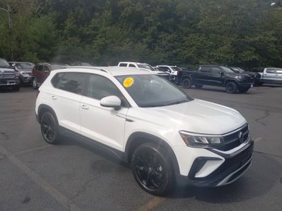 Used 2022 Volkswagen Taos SE w/ IQ.Drive SE Package