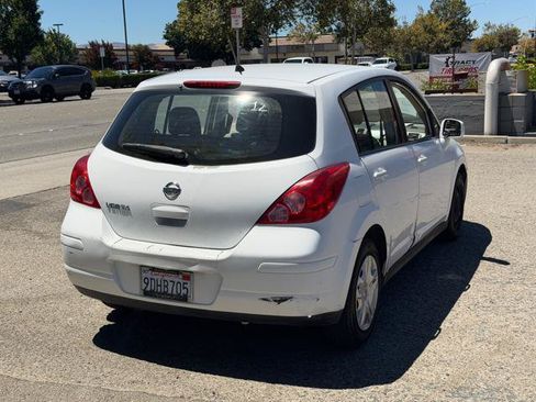 Used 2011 Nissan Versa 1.8 S FWD image 4