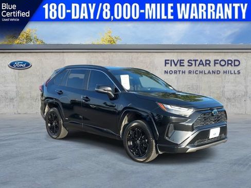Used 2022 Toyota RAV4 SE AWD/4WD image 2