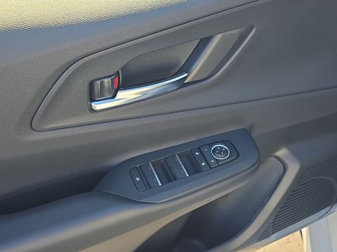 New 2026 Toyota Prius Plug-In Hybrid image 12