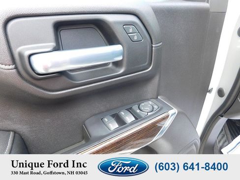 Used 2021 GMC Sierra 1500 SLE AWD/4WD image 16