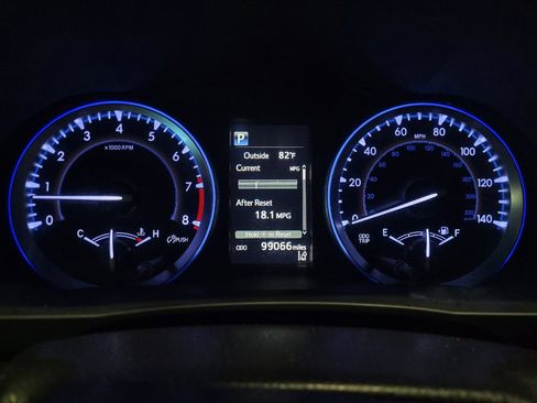 Used 2019 Toyota Highlander XLE FWD image 23