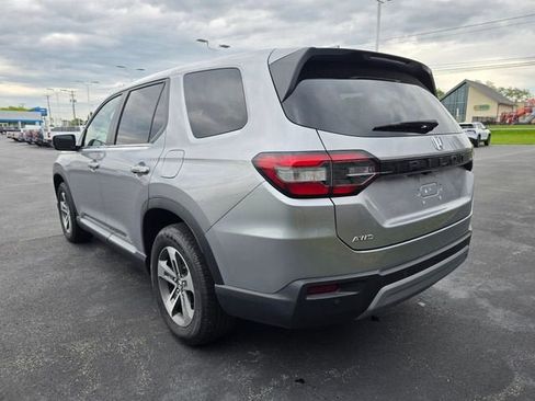 Used 2025 Honda Pilot EX-L image 6