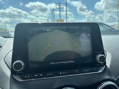 Used 2025 Nissan Sentra SV FWD image 22