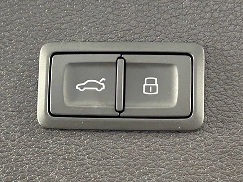 Used 2023 Audi SQ5 Prestige w/ Prestige Package AWD/4WD image 16