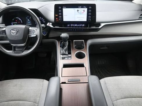 Used 2021 Toyota Sienna LE FWD image 21