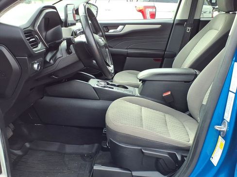 Used 2021 Ford Escape SE w/ SE Sport Appearance Package image 6