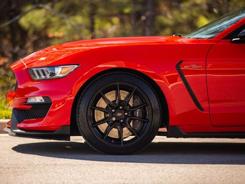 Used 2017 Ford Mustang Shelby GT350 w/ Electronics Package RWD image 7