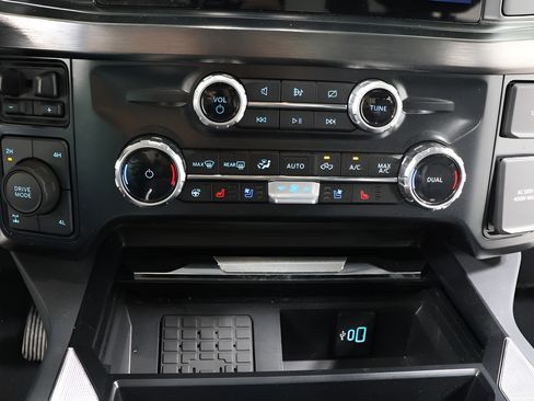 Used 2024 Ford F250 Lariat w/ Lariat Ultimate Package AWD/4WD image 11