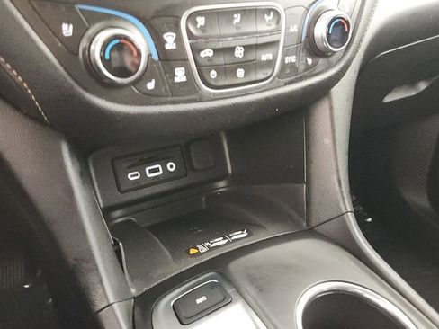 Used 2020 Chevrolet Equinox Premier AWD/4WD image 16